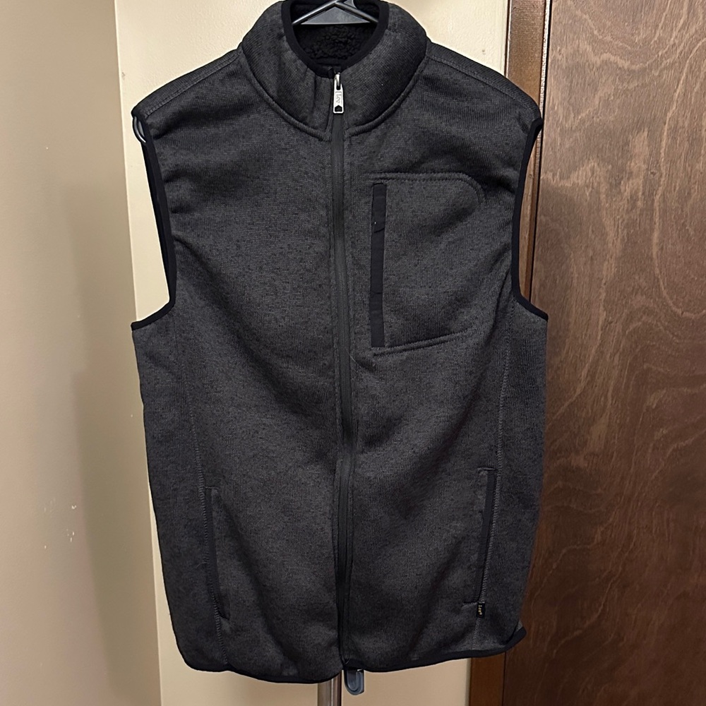 Lee Men's Charcoal Gray Vest